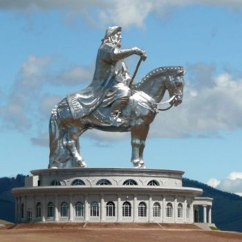 Памятник Чингиз Хану