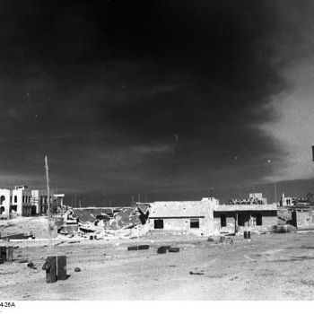 Разрушенные дома Тобрука в ходе Второй м