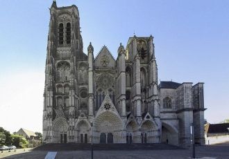 Кафедральный собор города Буржа – хорошо
