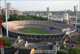 В 1996 году стадион был вновь переименов